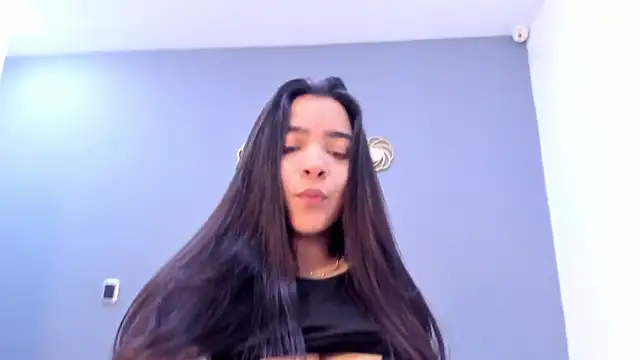 Snapshot of KamilaBetancourt chatting on June 8, 1:33 pm KamilaBetancourt online show from June 8, 1:33 pm
