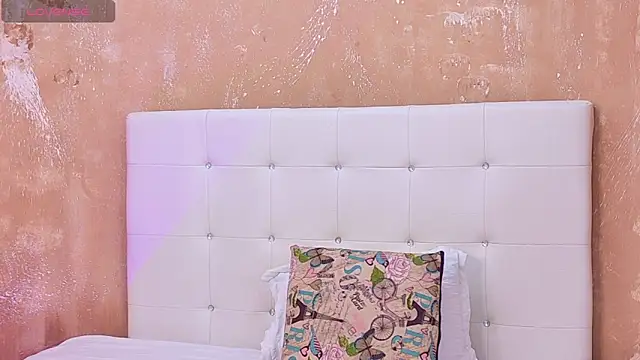 Snapshot of Marthina chatting on June 6, 3:17 pm Marthina online show from June 6, 3:17 pm