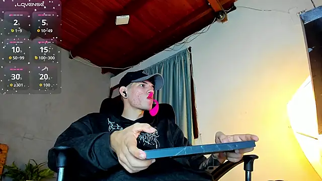 david huge online show from December 17, 1:33 am