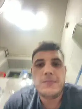 Snapshot of kisspussy1993 chatting on November 10, 5:06 am kisspussy1993 online show from November 10, 5:06 am