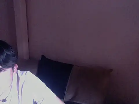 Snapshot of guerooohot22 chatting on November 24, 10:42 pm guerooohot22 online show from November 24, 10:42 pm