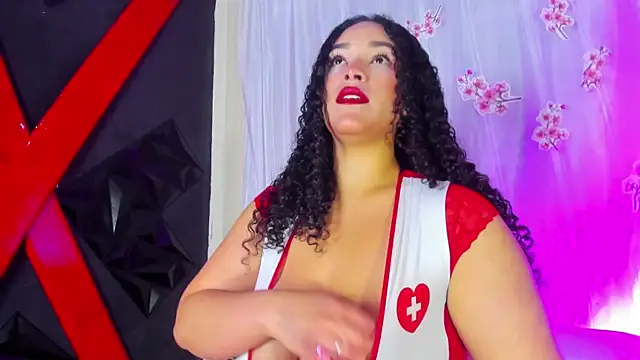 ivonne diaz1 online show from June 25, 8:13 pm