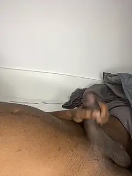 Snapshot of Kingdinyxxx chatting on November 29, 7:00 am Kingdinyxxx online show from November 29, 7:00 am