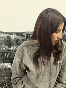 Snapshot of Alicecow20_UwU chatting on January 7, 5:32 am Alicecow20 UwU online show from January 7, 5:32 am