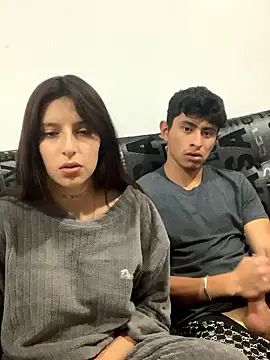 Snapshot of Alicecow20_UwU chatting on January 8, 12:46 am Alicecow20 UwU online show from January 8, 12:46 am