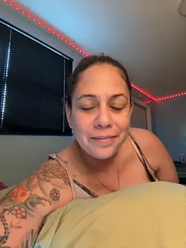 Snapshot of PrettyKittyMia chatting on October 11, 7:56 pm PrettyKittyMia online show from October 11, 7:56 pm