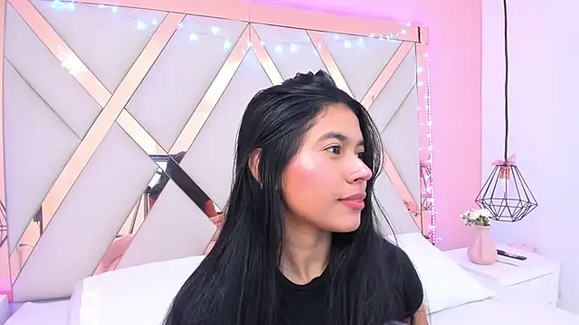 Snapshot of samantaa_shy chatting on June 27, 3:44 am samantaa shy online show from June 27, 3:44 am
