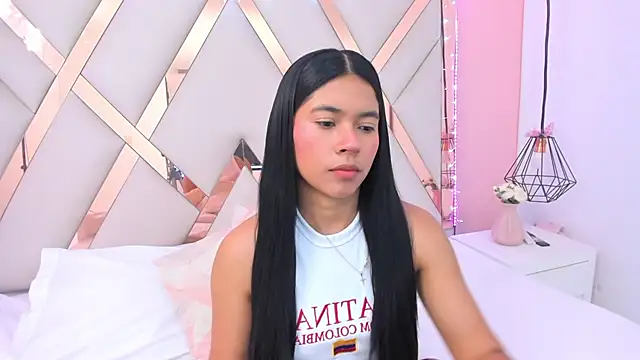 Snapshot of samantaa_shy chatting on July 19, 3:43 am samantaa shy online show from July 19, 3:43 am