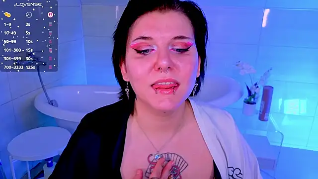 bluelunaray online show from November 22, 10:25 am