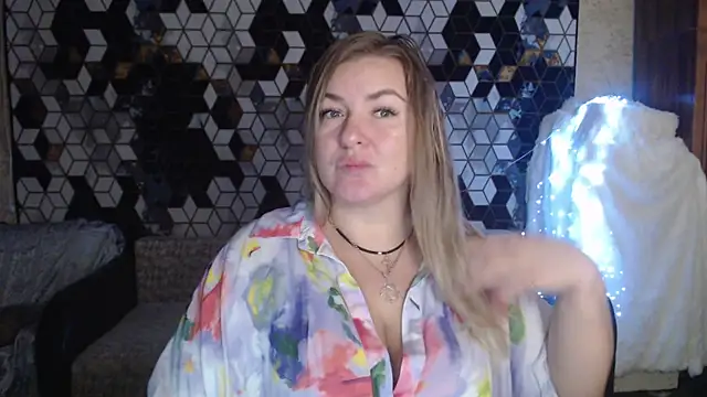 NikaSkylink online show from November 24, 8:08 pm