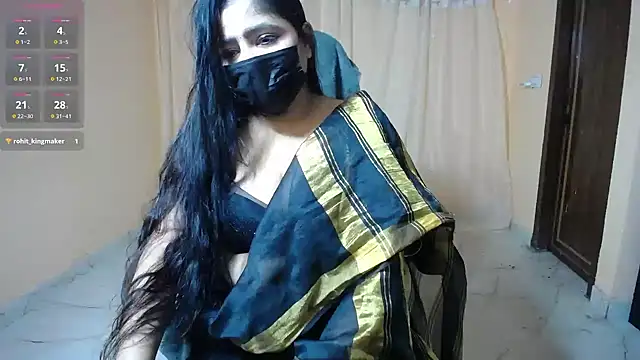 Snapshot of Divvya_ chatting on December 5, 7:21 pm Divvya online show from December 5, 7:21 pm