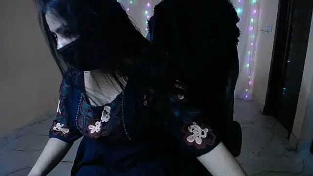 Snapshot of Divvya_ chatting on January 9, 6:21 pm Divvya online show from January 9, 6:21 pm