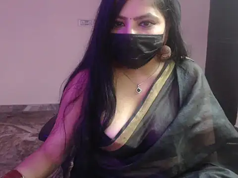 Snapshot of Divvya_ chatting on January 17, 8:23 pm Divvya online show from January 17, 8:23 pm