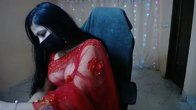 Snapshot of Divvya_ chatting on January 18, 7:39 pm Divvya online show from January 18, 7:39 pm