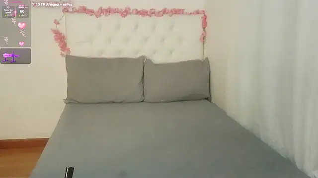 Snapshot of AbrilVelastegui7 chatting on February 4, 11:53 pm AbrilVelastegui7 online show from February 4, 11:53 pm