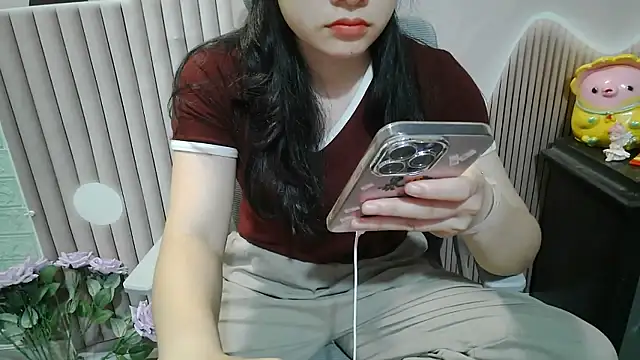 Snapshot of Emachiii chatting on October 9, 1:03 am Emachiii online show from October 9, 1:03 am