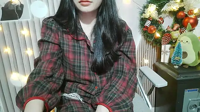 Emachiii online show from December 15, 12:53 pm