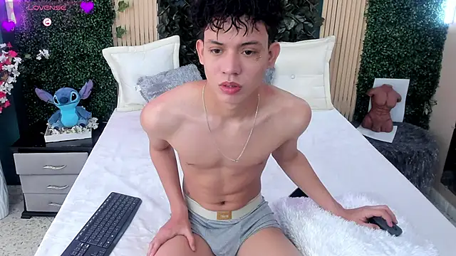 JoseLucian online show from October 9, 7:45 pm