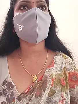 Snapshot of shivani27 chatting on December 5, 8:12 am shivani27 online show from December 5, 8:12 am