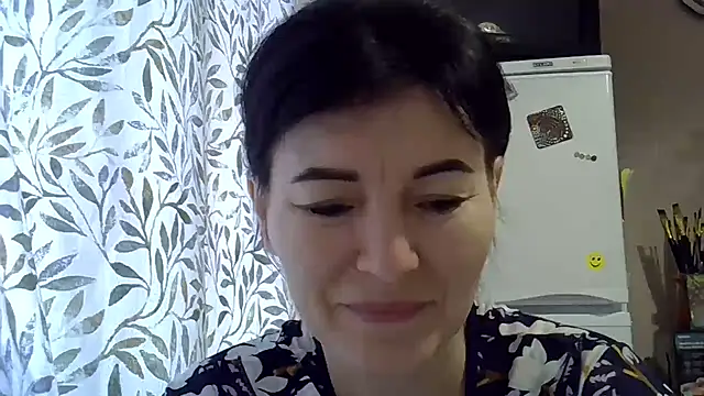 Krystal 82 online show from December 3, 8:34 am