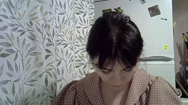 Krystal 82 online show from December 4, 8:50 pm