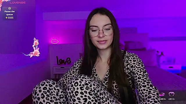 Real cutie1 online show from October 21, 9:26 pm