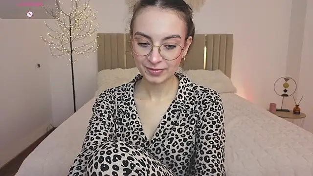 Real cutie1 online show from April 24, 1:02 pm
