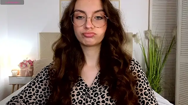 Real cutie1 online show from June 23, 1:42 pm