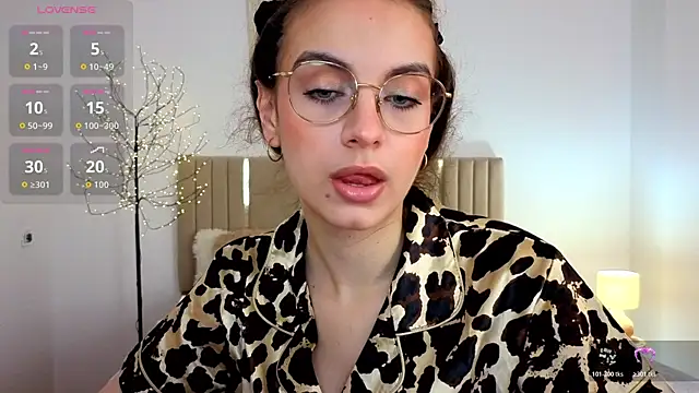 Real cutie1 online show from July 3, 12:55 pm