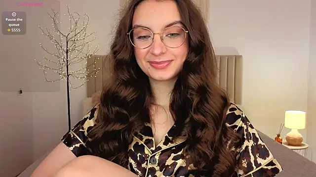 Real cutie1 online show from July 6, 12:46 pm
