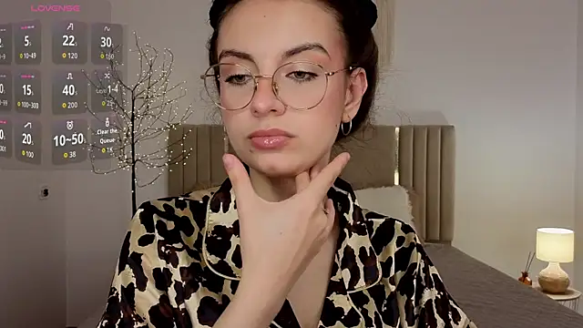 Real cutie1 online show from July 7, 12:42 pm