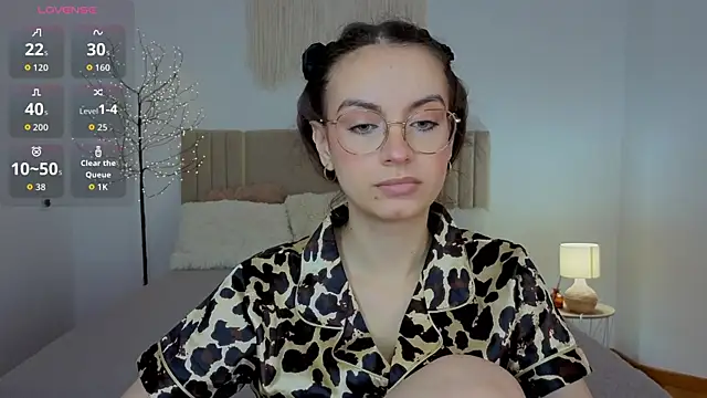 Real cutie1 online show from July 15, 12:43 pm