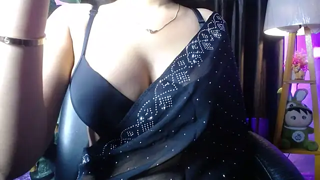 Snapshot of kiara_1122 chatting on May 24, 8:03 pm kiara 1122 online show from May 24, 8:03 pm