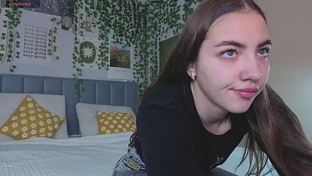 Ashley Pierce online show from September 18, 4:03 am