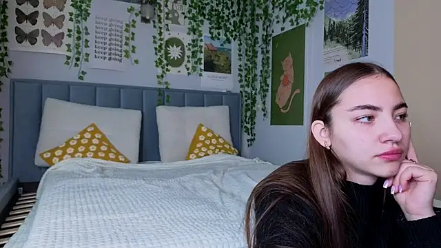 Ashley Pierce online show from October 6, 4:10 am