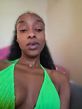 Snapshot of Hazel_Dollxx chatting on May 27, 6:10 am Hazel Dollxx online show from May 27, 6:10 am
