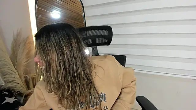 Rachell criss online show from October 30, 4:25 am