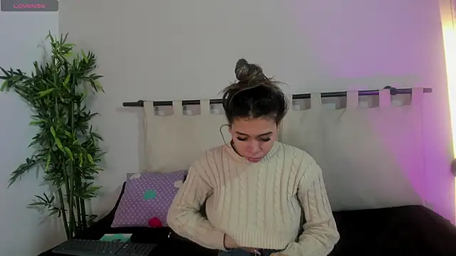 Rachell criss online show from March 14, 4:18 am