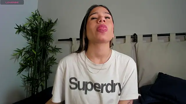 Rachell criss online show from April 28, 4:06 am