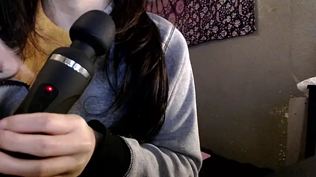 London Ray online show from May 15, 2:18 am