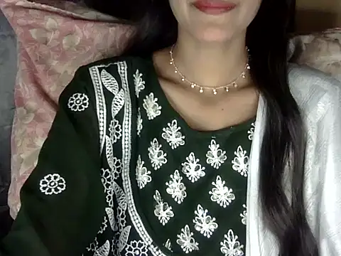 Snapshot of zara_Khan0 chatting on October 31, 3:24 pm zara Khan0 online show from October 31, 3:24 pm