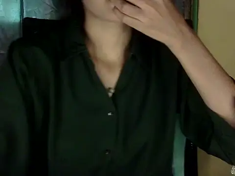 Snapshot of zara_Khan0 chatting on November 18, 5:01 am zara Khan0 online show from November 18, 5:01 am