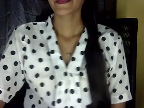 Snapshot of zara_Khan0 chatting on November 29, 2:09 pm zara Khan0 online show from November 29, 2:09 pm