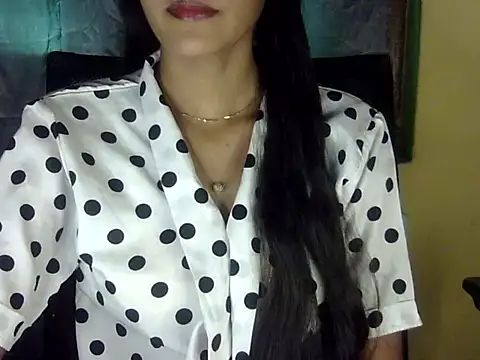 Snapshot of zara_Khan0 chatting on December 14, 4:51 am zara Khan0 online show from December 14, 4:51 am