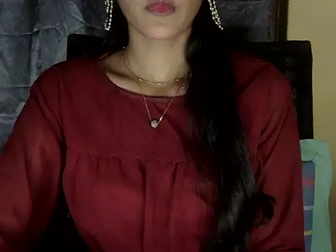 Snapshot of zara_Khan0 chatting on December 15, 2:21 pm zara Khan0 online show from December 15, 2:21 pm