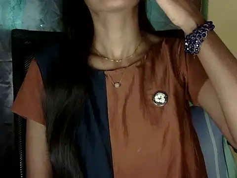 Snapshot of zara_Khan0 chatting on December 17, 4:40 am zara Khan0 online show from December 17, 4:40 am