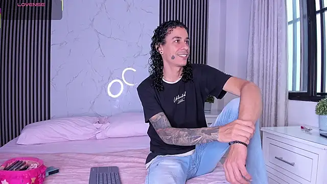 JackAndRosse  online show from February 18, 1:29 pm