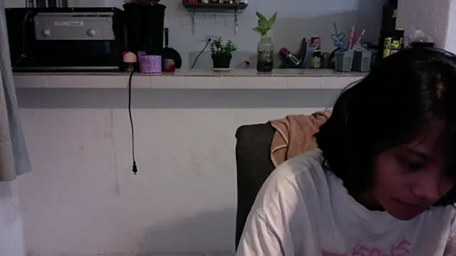 Snapshot of Nia_Desire chatting on May 26, 5:03 am Nia Desire online show from May 26, 5:03 am