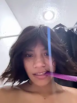 Snapshot of Nia_Desire chatting on May 28, 5:49 am Nia Desire online show from May 28, 5:49 am