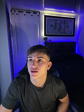 Justin trevor1 online show from April 14, 12:49 am